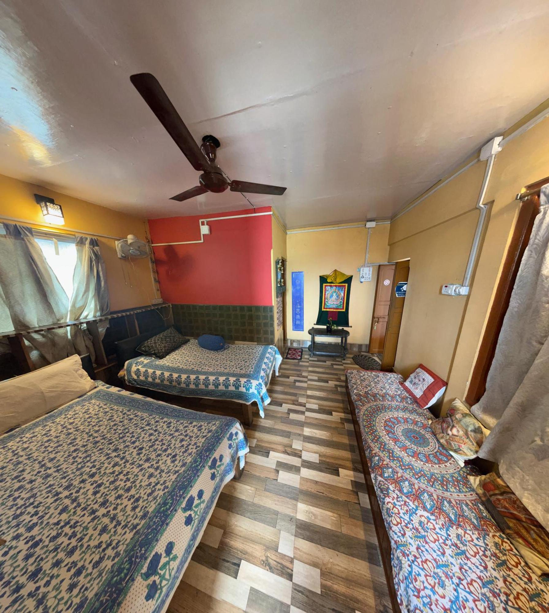Calcutta Backpackers Homestay- For Travellers And Backpackers エクステリア 写真