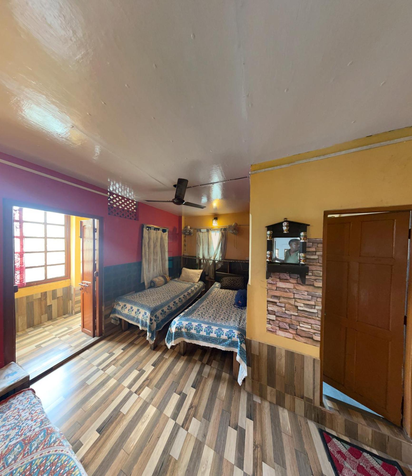 Calcutta Backpackers Homestay- For Travellers And Backpackers エクステリア 写真